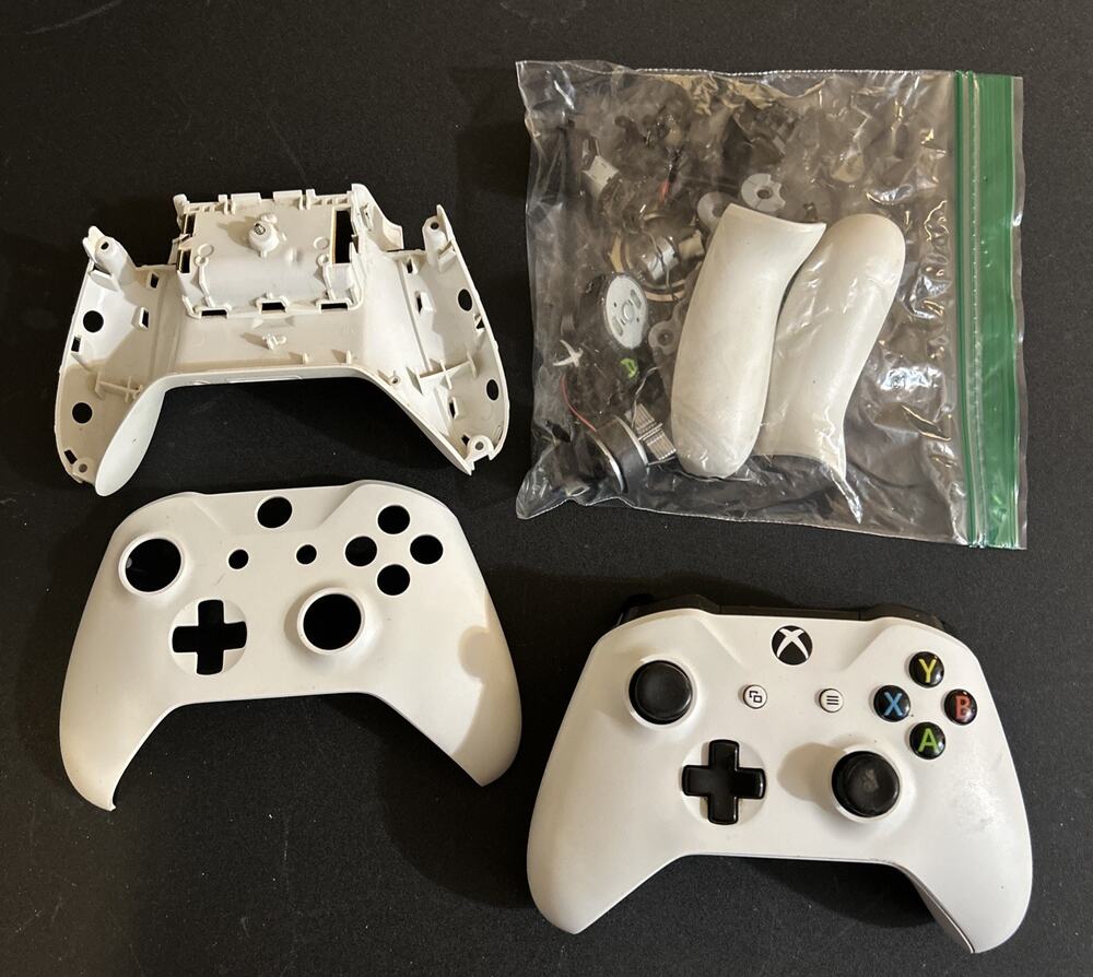 Microsoft Xbox One Wireless Controller # 1708 White No Cover + Parts SEE PHOTOS